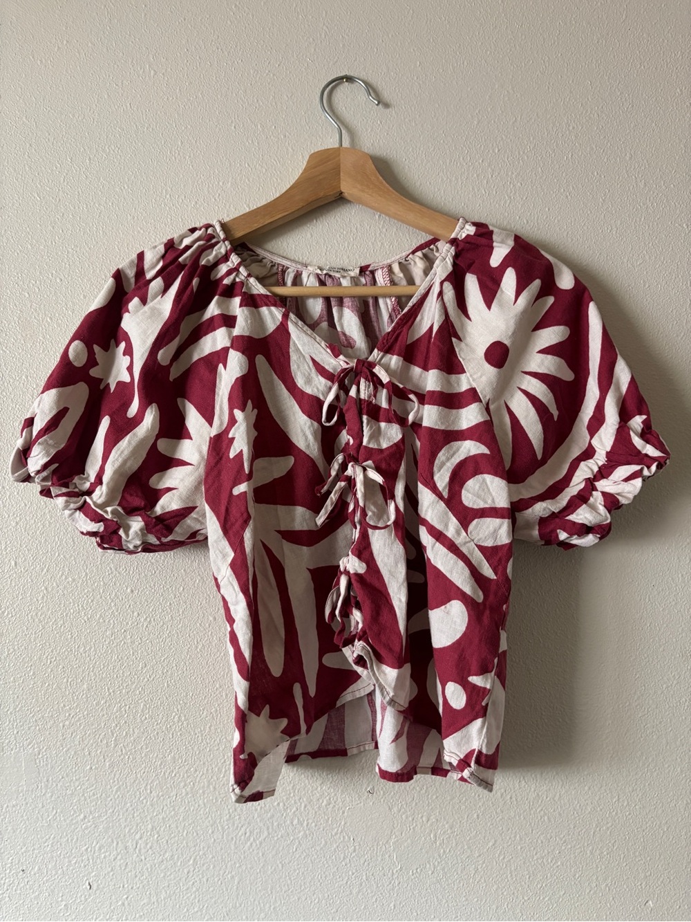 Christian Siriano Linen Blend Abstract Patterned Tie Front Puff Sleeve Blouse